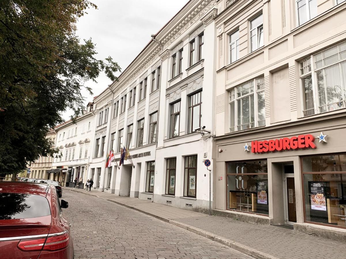 Old Town Home Of Evil Dog Vilnius Exterior photo